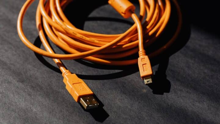 Qu’est-ce que la ferrite et comment influence-t-elle nos technologies ?