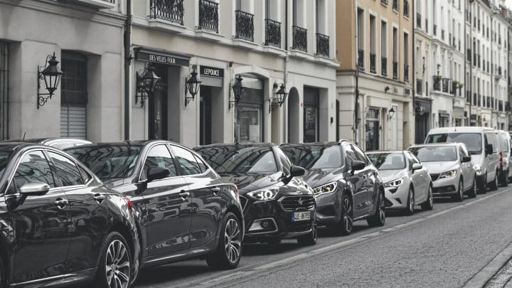 Les voitures diesel et à essence tiennent bon en France