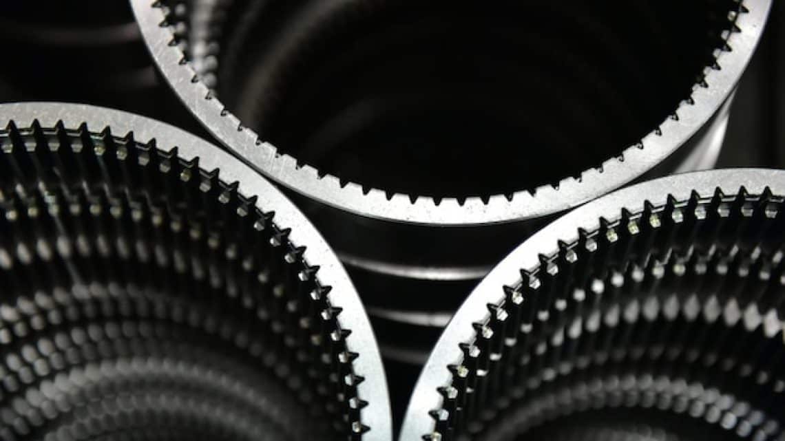 Tuyauterie industrielle : quel est le rôle des flexibles métalliques aujourd&rsquo;hui ?