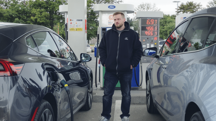 Face à la flambée des prix du carburant, la voiture électrique s’impose-t-elle désormais comme l’option la plus économique par rapport aux modèles thermiques ?