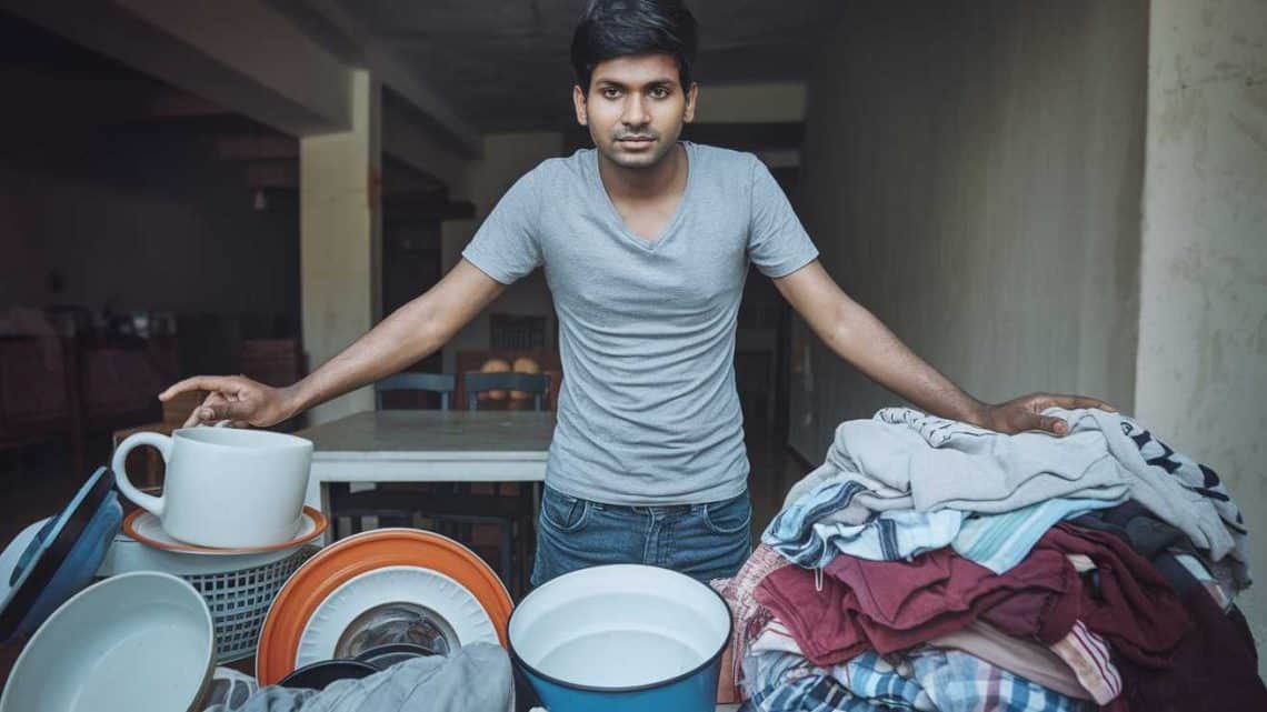 « Entre vaisselle et pliage de linge : les jeunes diplômés indiens, acteurs méconnus derrière l’évolution des robots en intelligence artificielle »