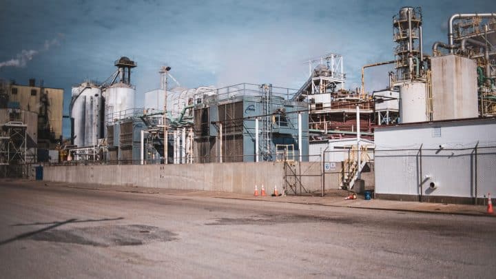 Quels portails et barrières choisir pour sécuriser un site industriel ?