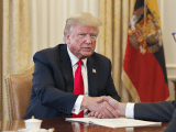 Donald Trump révèle un accord pétrolier historique entre les États-Unis et le Venezuela, impliquant plus de 65 milliards de barils