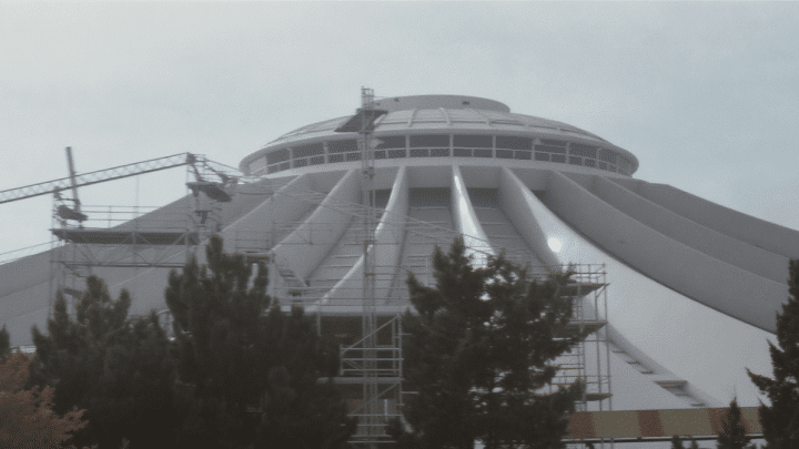Space Mountain à Disneyland Paris : une métamorphose spectaculaire annoncée avant sa fermeture en 2027