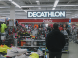 « Un pari audacieux devenu triomphe : les secrets du succès de Decathlon, 50 ans après sa naissance »