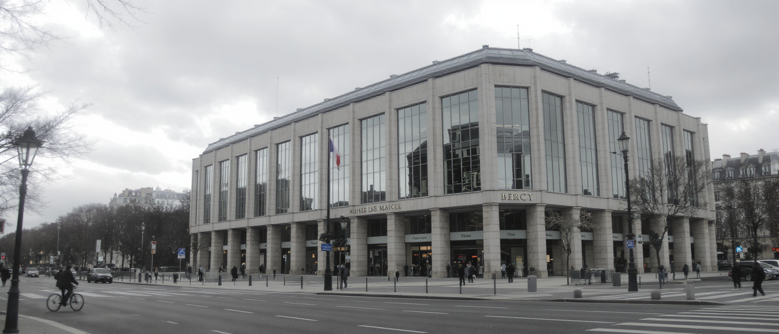 Les taux d’int&eacute;r&ecirc;t fran&ccedil;ais &agrave; 10 ans franchissent 4,5 %, un sommet in&eacute;dit depuis plus de 18 ans