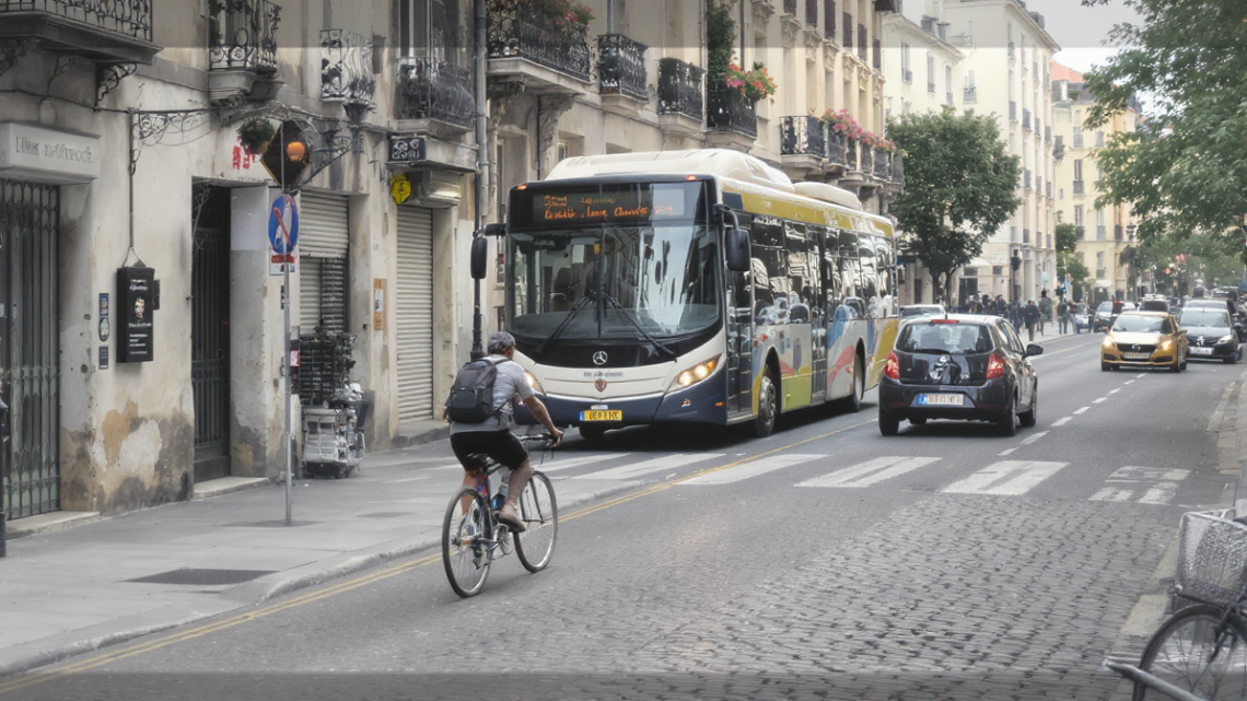 Carburants en hausse : les Français se tournent vers le vélo, les transports en commun et le covoiturage